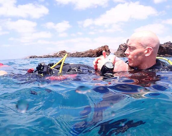 PADI Rescue Diver Course | Manta Diving Lanzarote